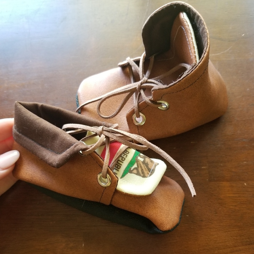 NWOT California Bear Boot Moccasins